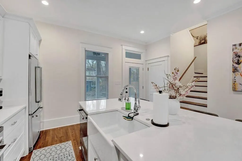 The Victorian - Elegant 3Br Home Near Overton Memphis Holiday home