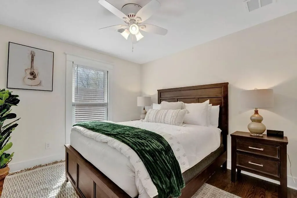 The Victorian - Elegant 3Br Home Near Overton Memphis Holiday home